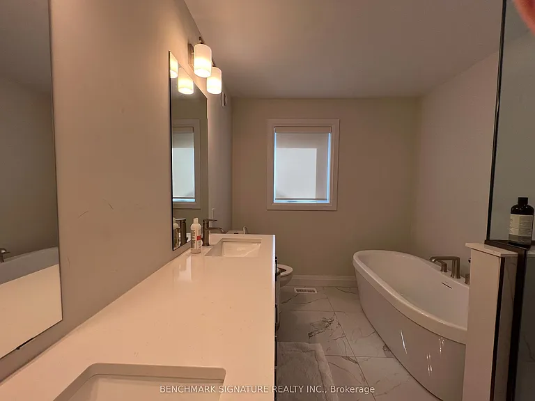 17 Totten St — Photo 13