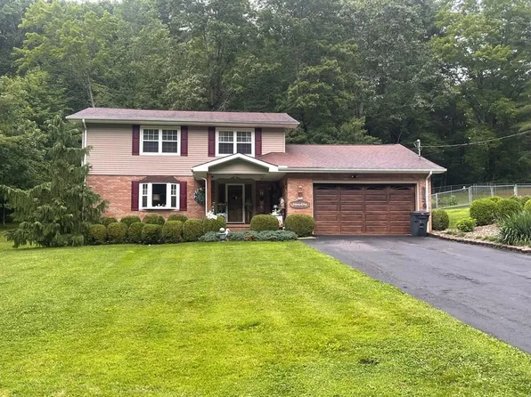 256 Dan Mont Vis, Daniels, WV 25832