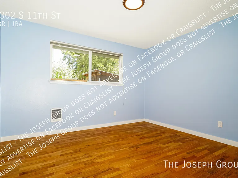 4302 S 11th St — Photo 9