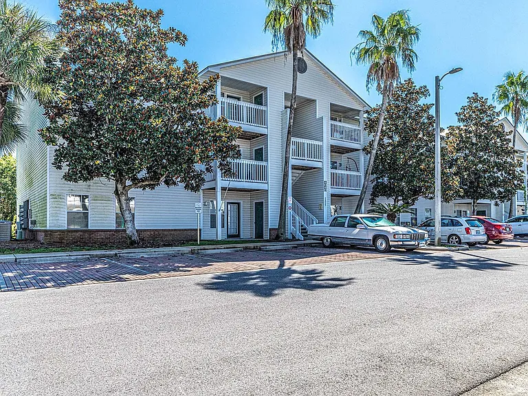 4040 Dancing Cloud Ct — Photo 1