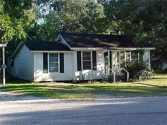 2nd image of 202 Live Oak St