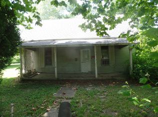 1208 S 1st St, Bloomfield, IN 47424