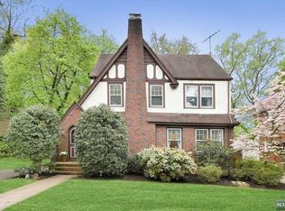 20 Creston Ave, Tenafly, NJ 07670