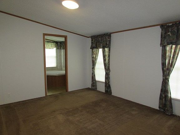 5th image of 120 Paisley Dr