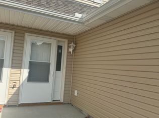 8511 Cardiff Ln, Eden Prairie, MN 55344