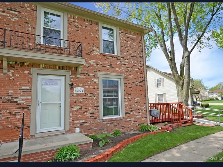 35274 Terrybrook Dr — Photo 1