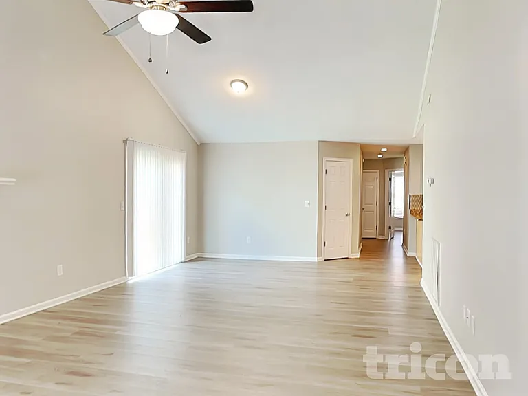113 Cobblestone Ct — Photo 4