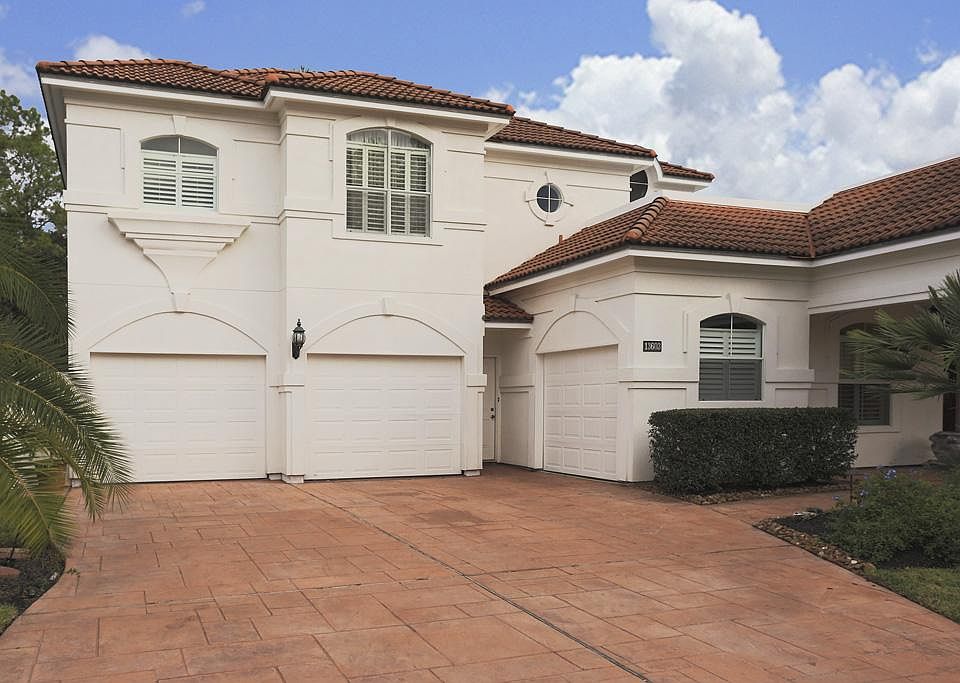 Need a place to park your Golf Cart?  Checkout the cart garage on the far right.