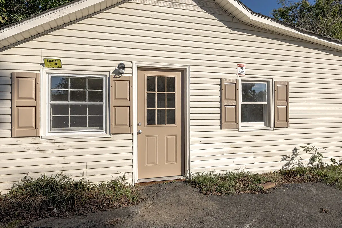 2 bed, 1.0 bath, 850 sqft, $1,000 — Photo 2