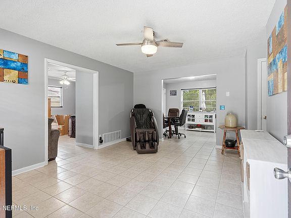 3rd image of 4809 SEABOARD Avenue