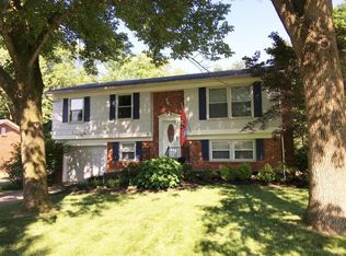 1014 King Arthur Ln, Louisville, KY 40222