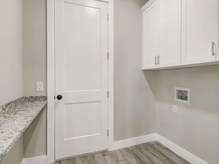 10621 Landau Ln — Photo 17