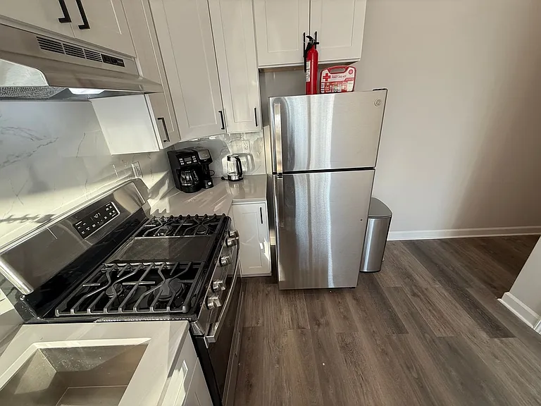1635 S California Ave — Photo 35