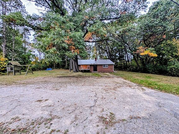 5th image of 8630 Whitmore Lake Rd