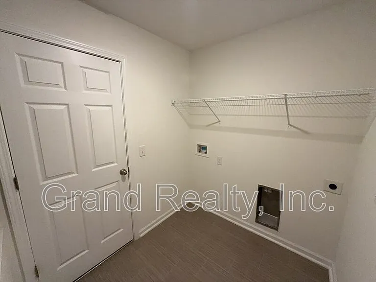 4360 Jitterbug St — Photo 24