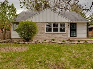 402 Grant Rd, Bloomington, IL 61701