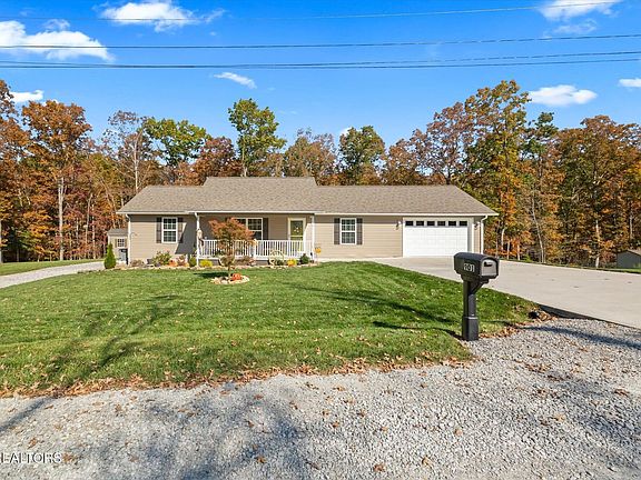 5th image of 901 Kemah Ln