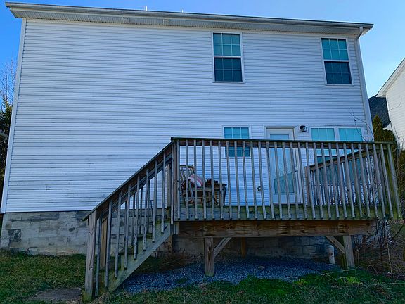2nd image of 633 Estrella Dr