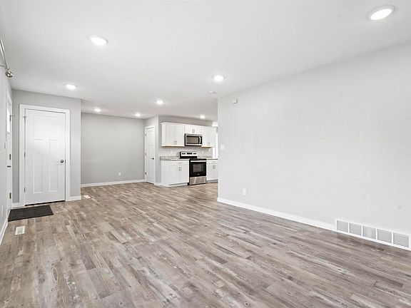 4th image of 307 7th Ave SE