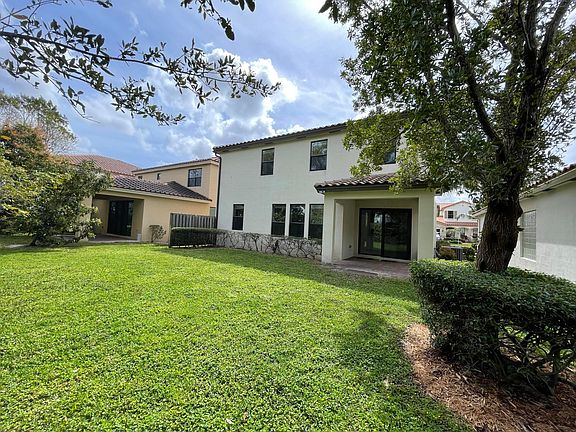 2nd image of 8845 Willow Cove Lane