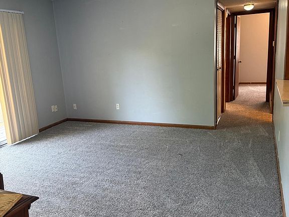 2nd image of 824 Mechanic St #16