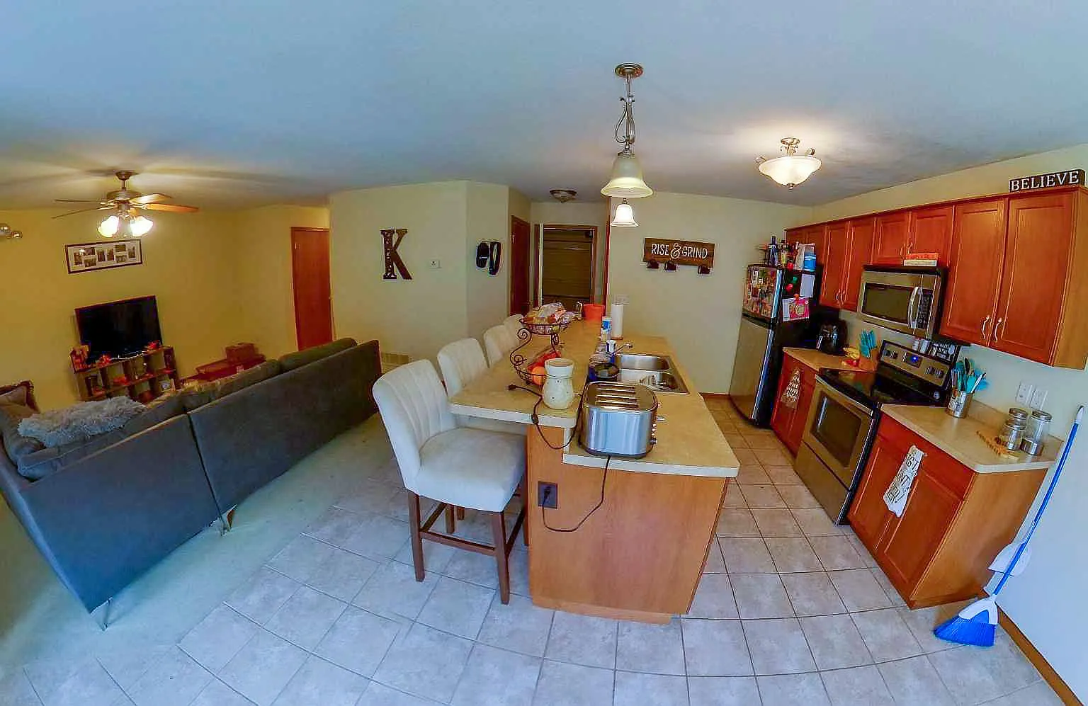 3D Tour Available - Gorgeous Townhome off of Scenic Drive + 2-Car Garage + Washer & Dryer Include... — Photo 1