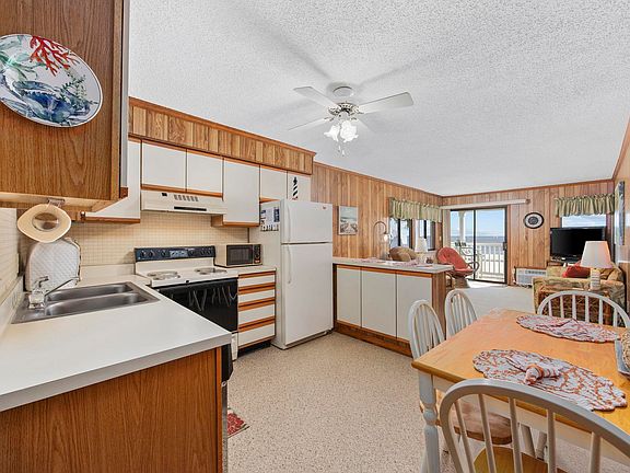 3rd image of 9620 Shore Dr. #208