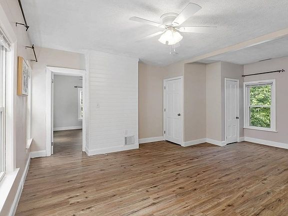5th image of 146 Pond St #146