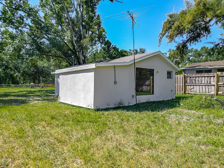 6920 Delano Ave — Photo 34