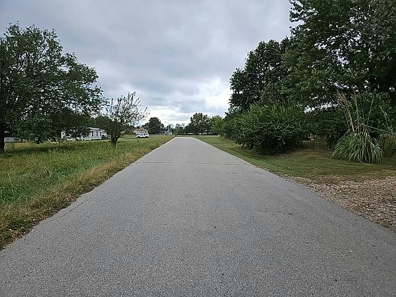 4th image of 5610 Hawk Lake Dr