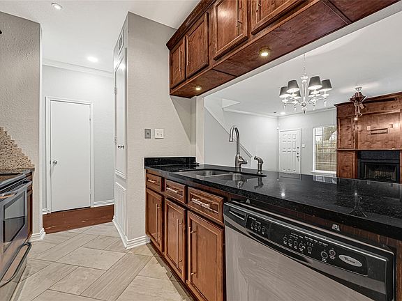 4th image of 17487 Red Oak Dr #7487