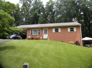 117 Breezewood Ln, Vinton, VA 24179