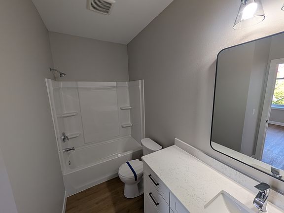 3rd image of 1 N Minnesota St #200