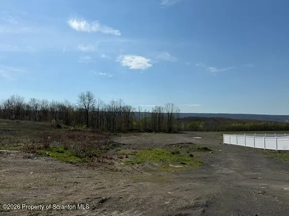 127 Osprey Ln, Archbald, PA 18403