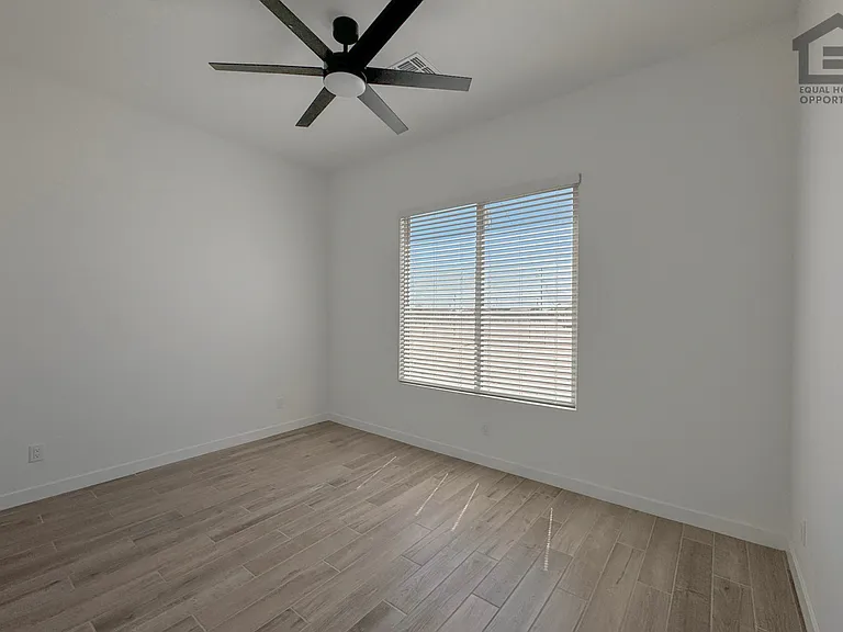 18146 W Morning Vista Ln — Photo 19