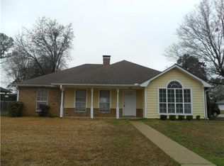 217 Jeffrey Ln, Wake Village, TX 75501