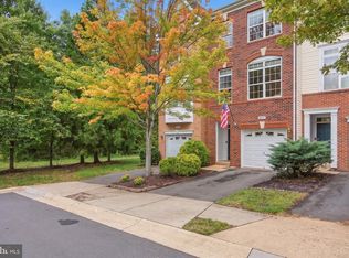 20437 Chetwood Ter, Ashburn, VA 20147