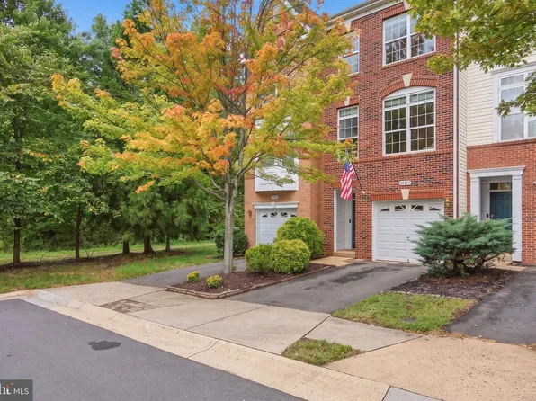 20437 Chetwood Ter, Ashburn, VA 20147