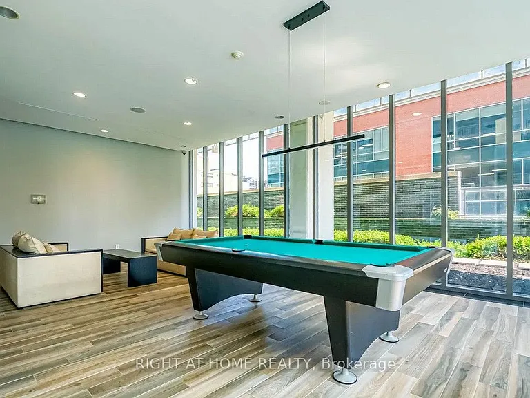 33 Charles St E #2903 — Photo 33