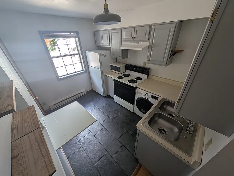 106 Spruce Ct — Photo 4