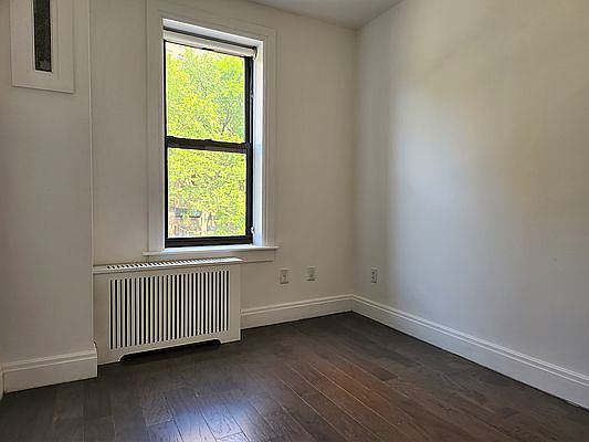 4th image of 560 W 126th St APT 3C