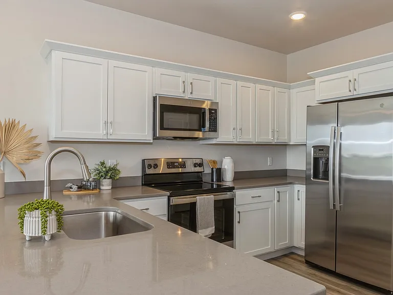 NewBo Lofts — Photo 18