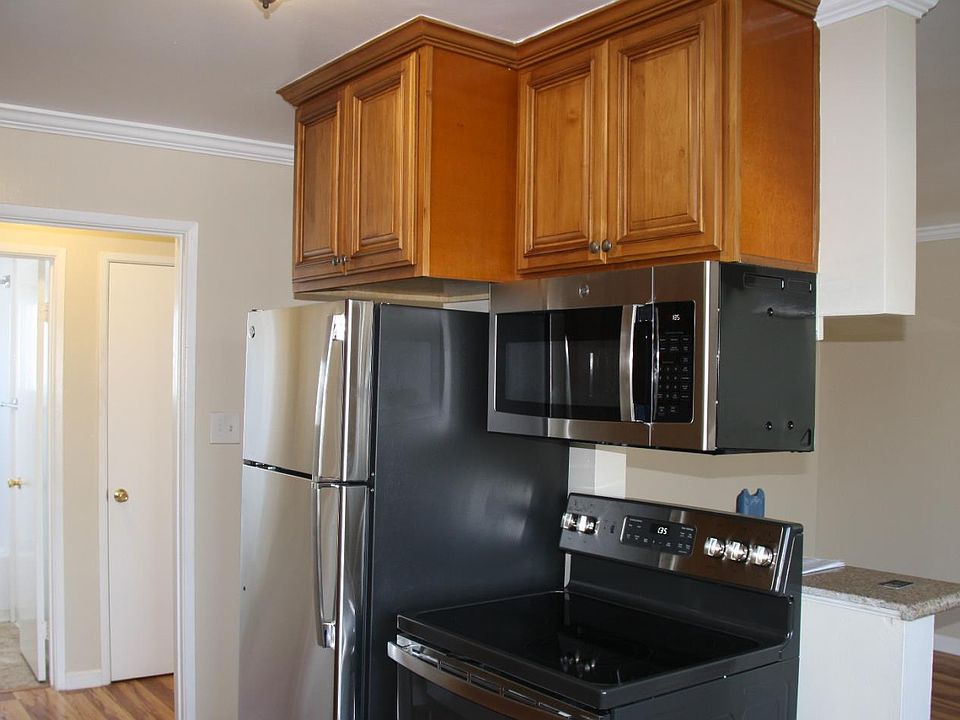 1st image of 874 Beech St
