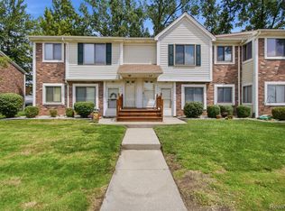 17447 Utica Oaks Ln, Roseville, MI 48066