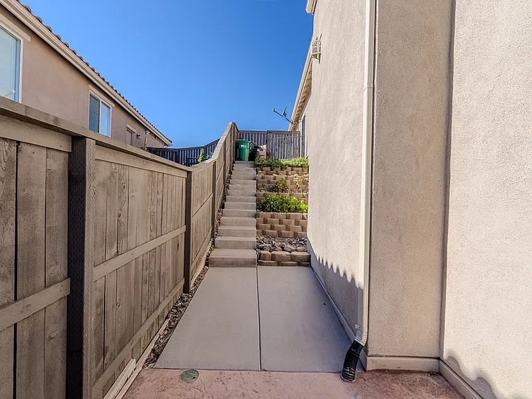 1040 S University Park Loop — Photo 18