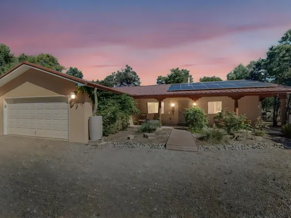 22 Camino Viejo, Tijeras, NM 87059