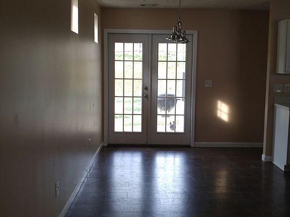 3rd image of 629 Spanish Oak Dr