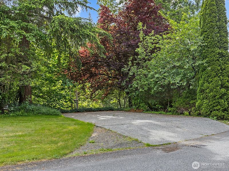 3rd image of 13718 58th Street SE