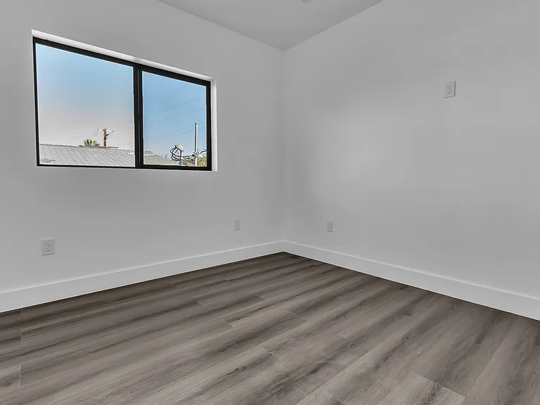 1571 Ricardo St #3 — Photo 7
