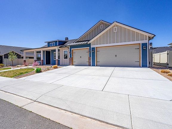 3rd image of 813 Apple Glen Dr